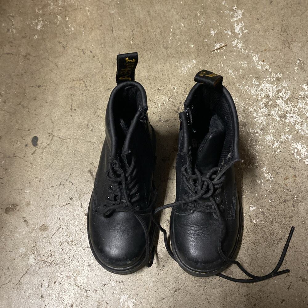 Dr. Martens 1460J Kids Sz 8 Black Leather Lace Up Boot